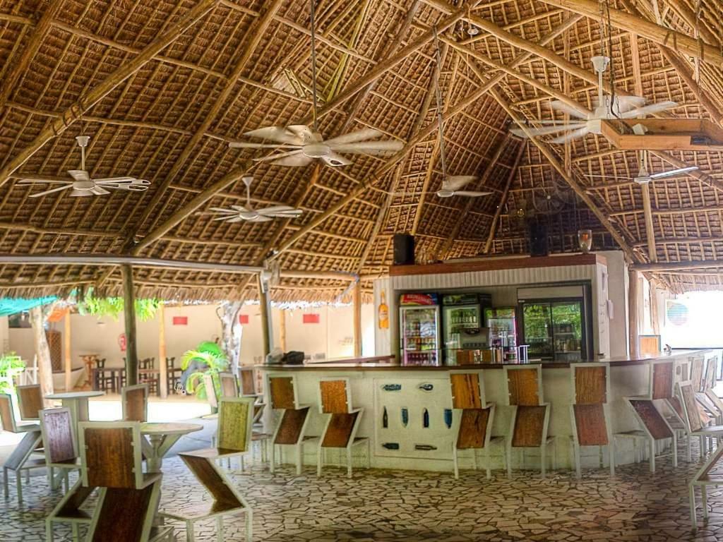 Triniti Oysterbay Hotel Dar es Salaam Exterior photo